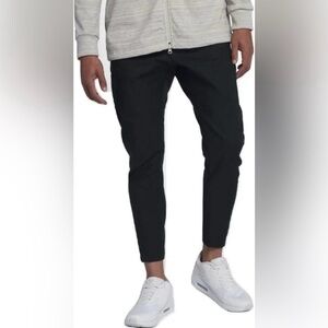 Nike Sportswear Black Bonded Tech Woven
Tapered Jogger Pants. Mens 34